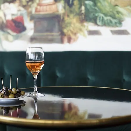 Hotel Centre Univers 4*