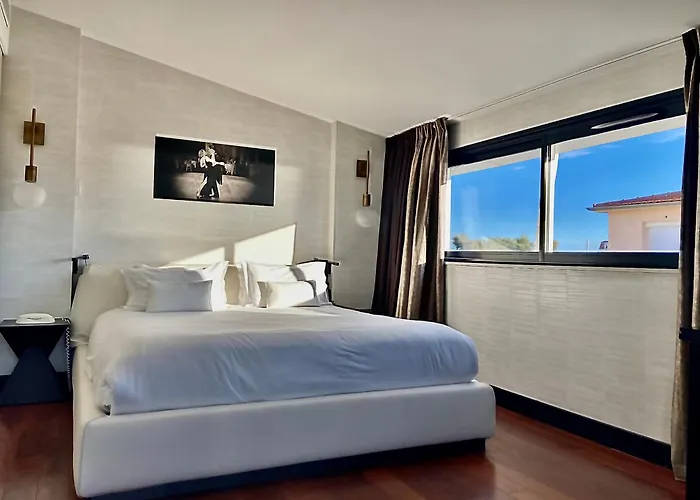 Centre Univers Hotel 4*