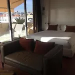 Centre Univers מלון 4*