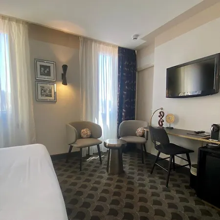 Hotel Centre Univers 4*