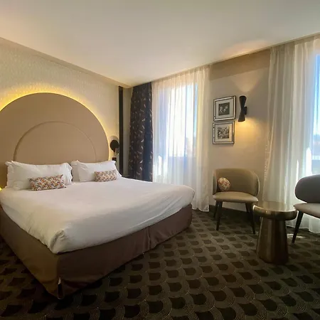 Centre Univers Hotel 4*
