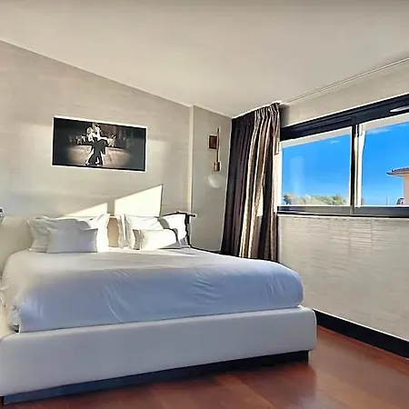 Centre Univers Hotel 4*