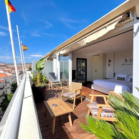 Hotel Centre Univers 4*
