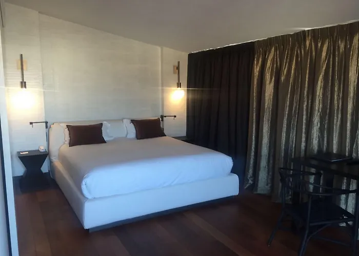 Hotel Centre Univers 4*