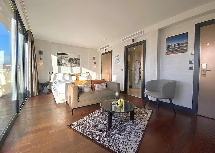 Hotel Centre Univers Cannes