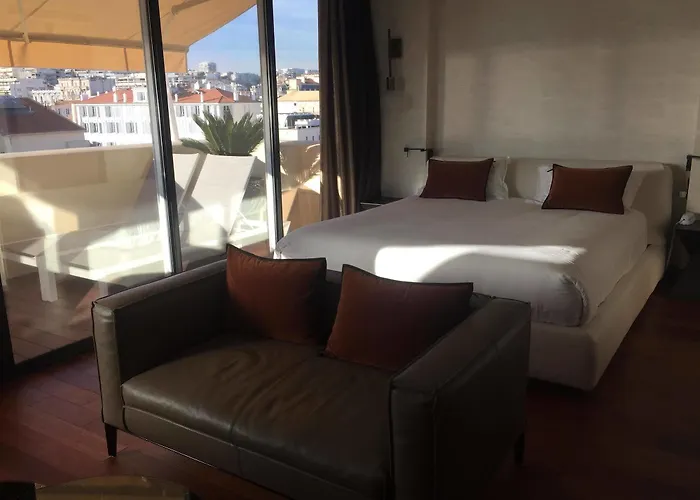 Centre Univers Hotel 4*