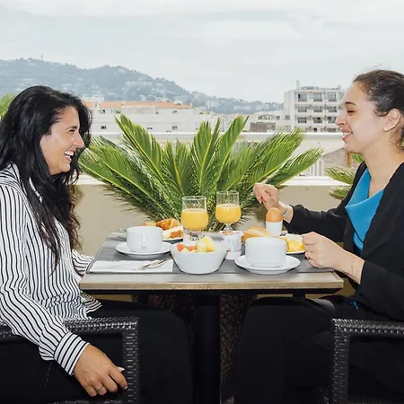 Hotel Centre Univers 4*
