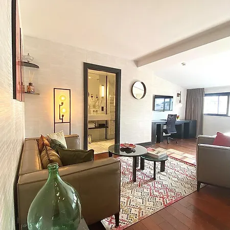 Hotel Centre Univers 4*