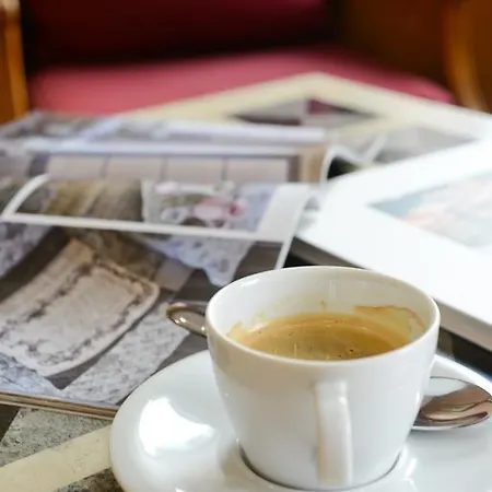 Centre Univers Szálloda Cannes