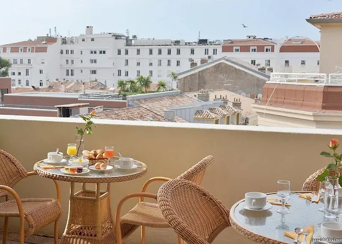 ホテル Centre Univers カンヌ